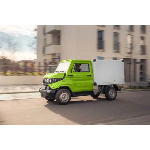 Elektrické užitkové vozidlo EVUM aCar 4x4