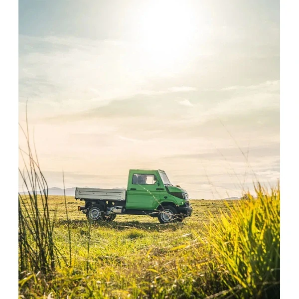 Elektrické užitkové vozidlo EVUM aCar 4x4